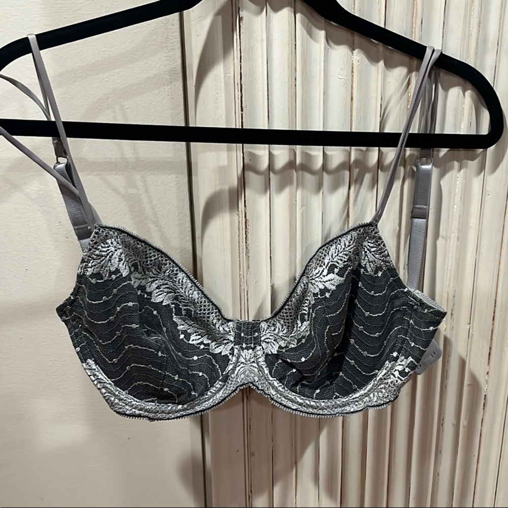 Wacoal Black and Gray Face Mask with Intricate Lace Design